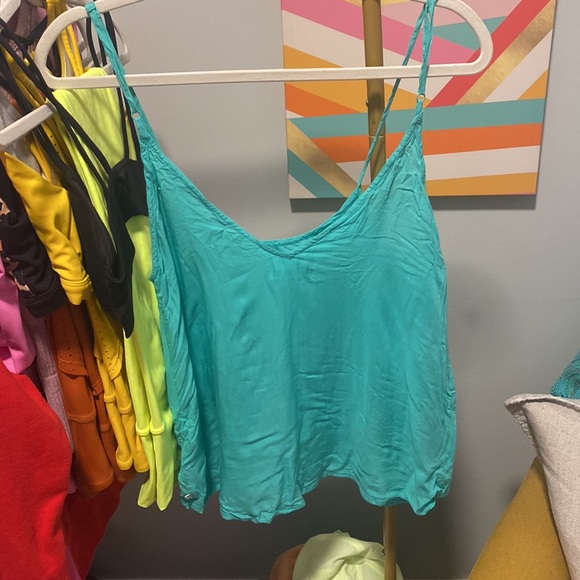 Volcom tank with adjustable straps - Picture 5 of 6